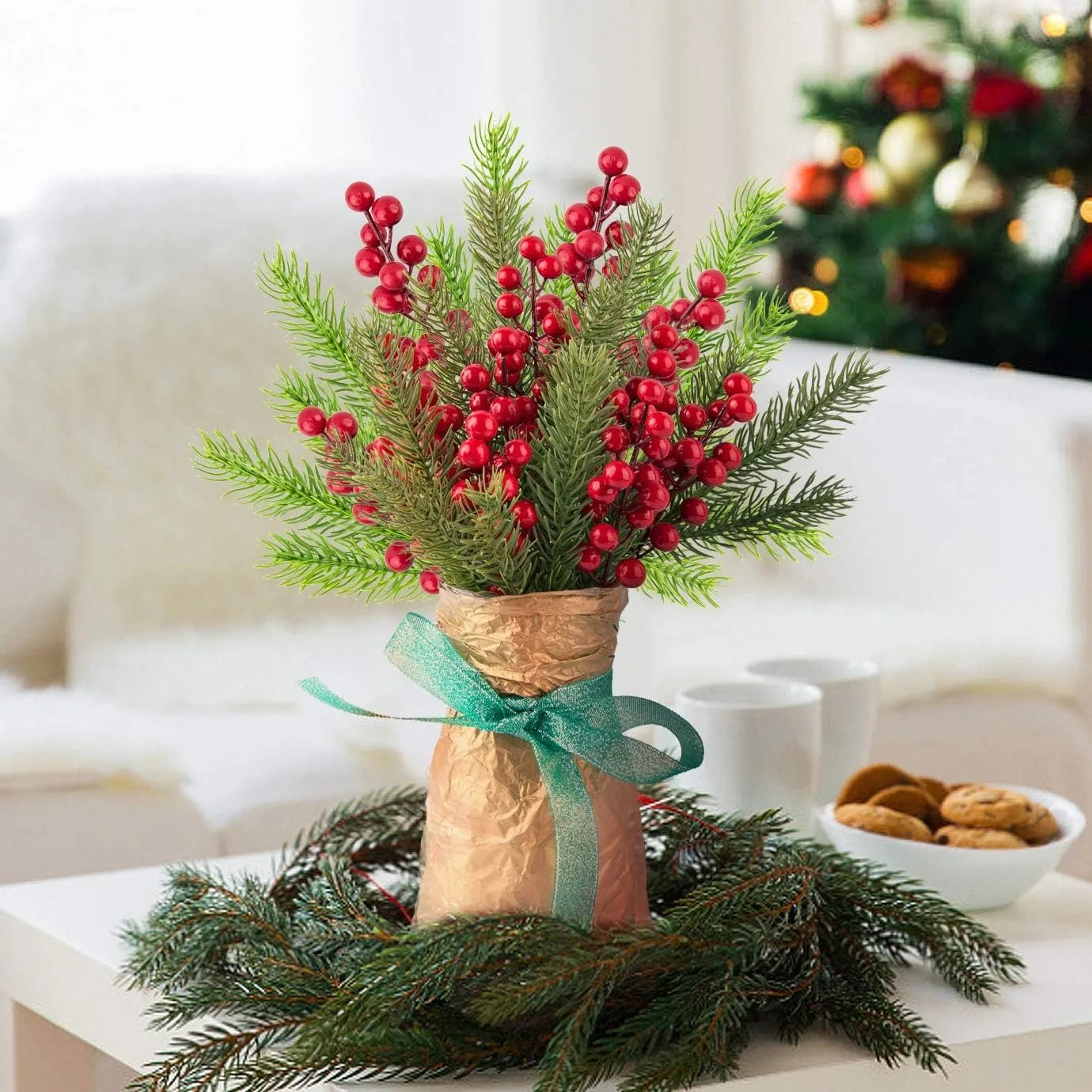 10 branches de pin artificielles avec baies de houx - Décoration pour sapin de Noël et couronne