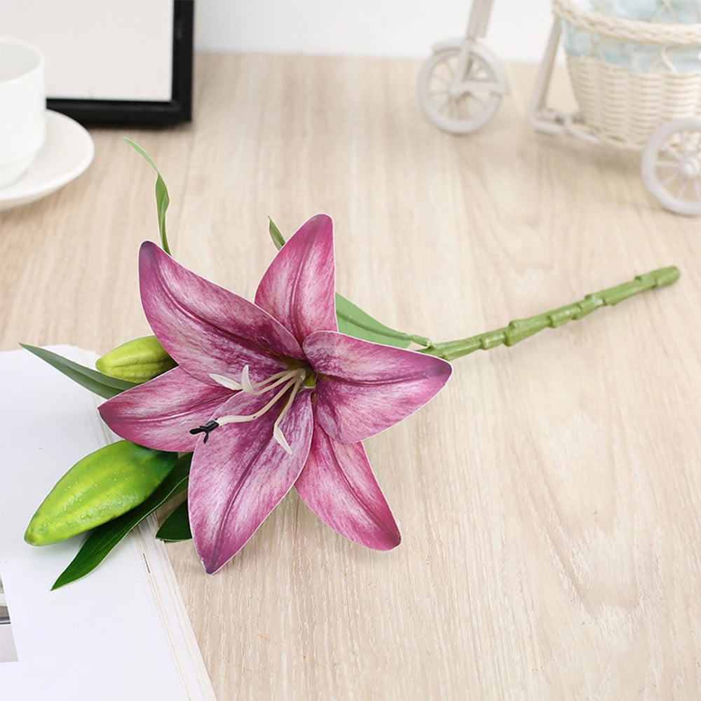 Purple lily artificial flower - 15cm diameter bloom detail