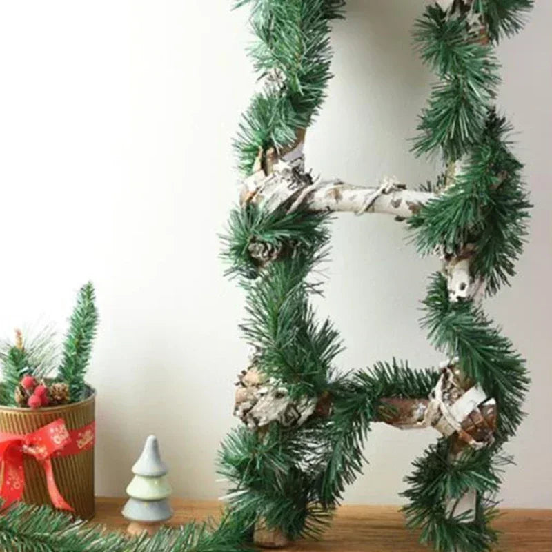 Meadow Christmas Garland 5.5m - Artificial Rattan Holiday Decor