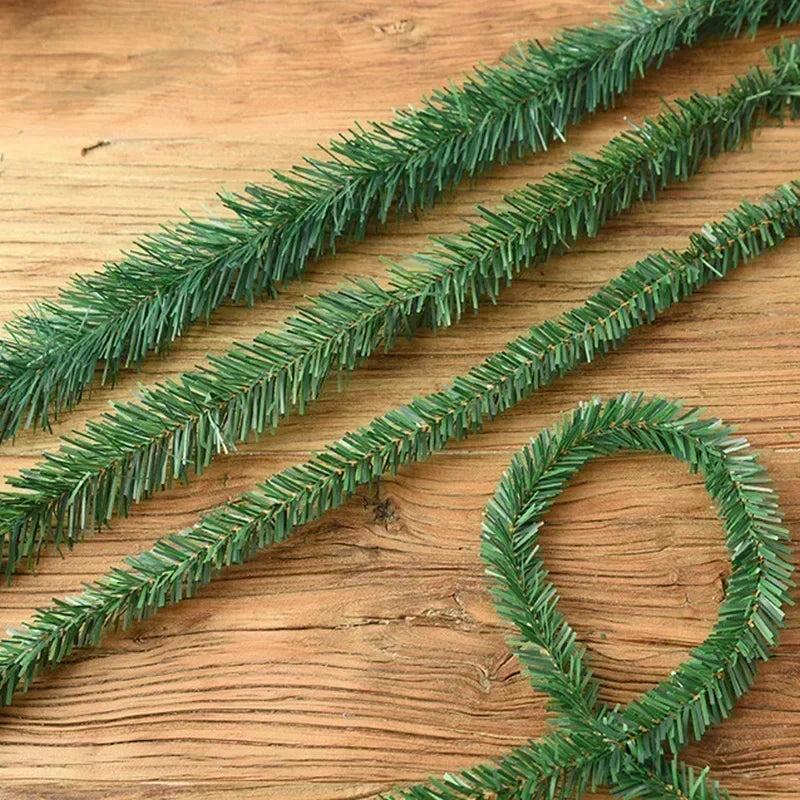 Meadow Christmas Garland 5.5m - Artificial Rattan Holiday Decor