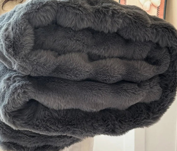 Mura Double-Layer Faux Rabbit Fur Blanket - Ultra-Soft Plush Throw for Bed & Sofa