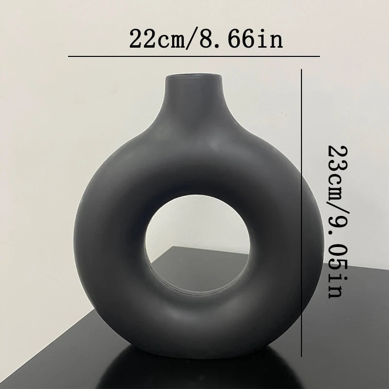 Havana Nordic large black plastic vase side view - decorative hollow circular design