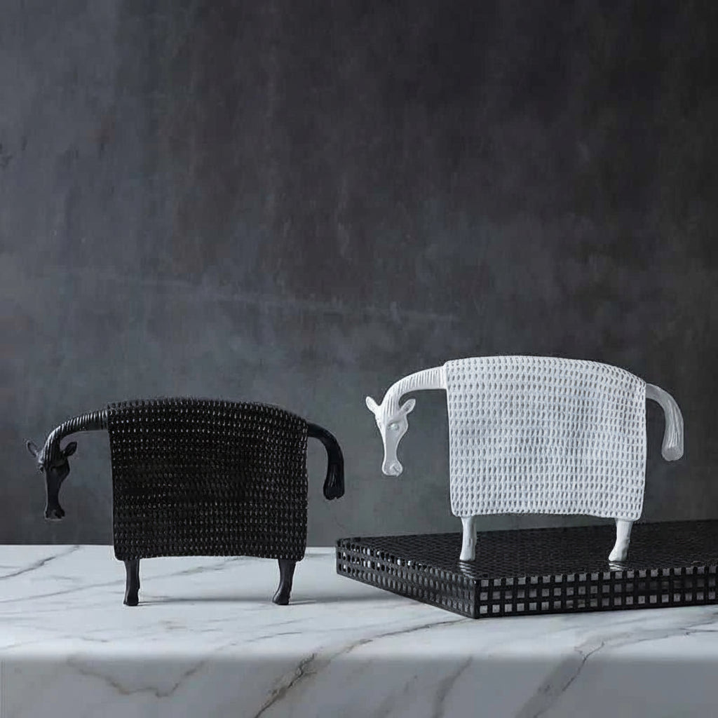 Armored Warhorse Statue Desk Decoration Horse Ornaments Creative Cartoon Animal Resin Abstract Crafts Room Aesthetic Decor 14:200006151#Black sculptures